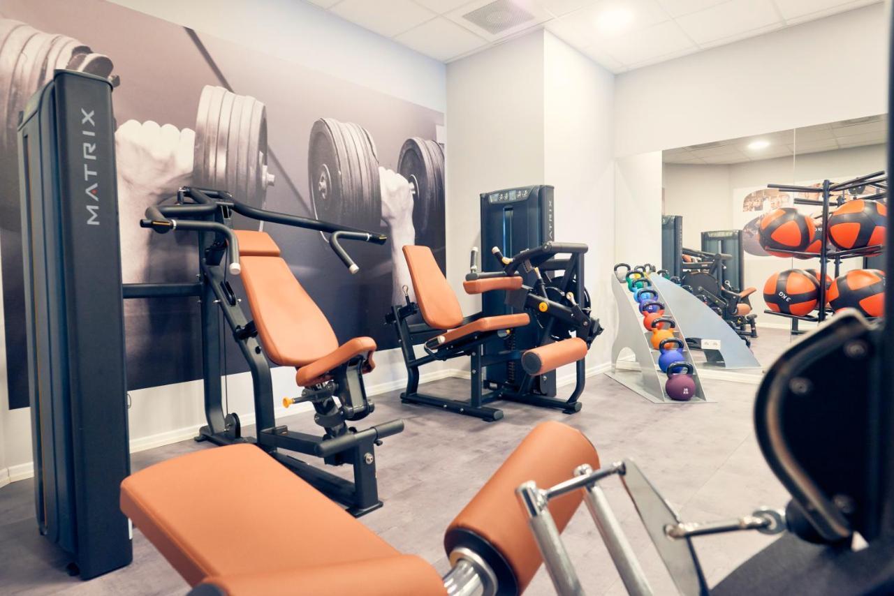 Vila Vita Rosenpark Marburg Extérieur photo The gym at the hotel