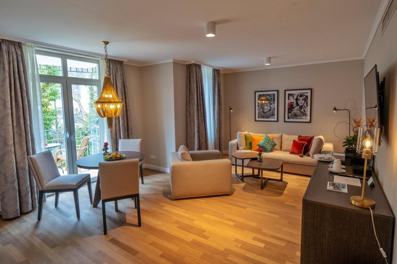 Vila Vita Rosenpark Marburg Extérieur photo A living room in a modern apartment