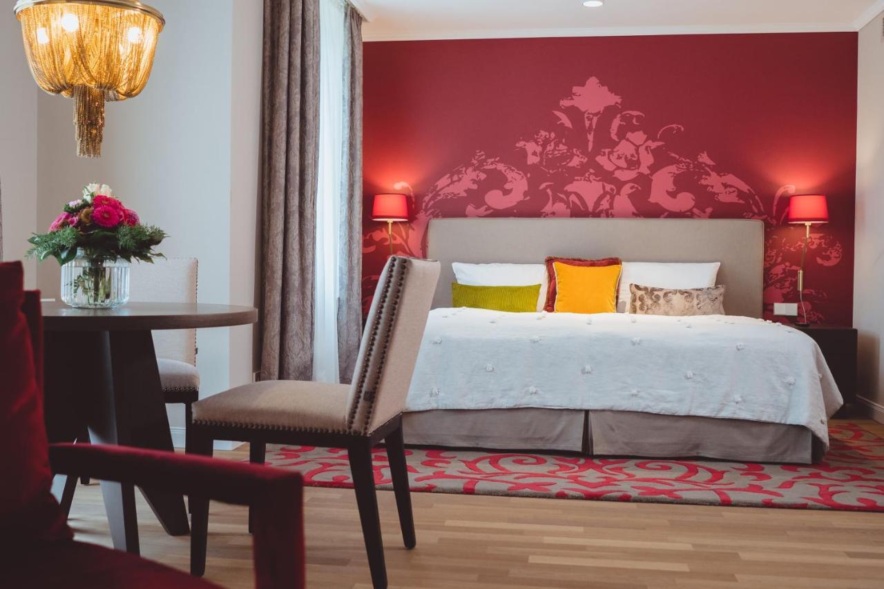 Vila Vita Rosenpark Marburg Extérieur photo A room at the hotel