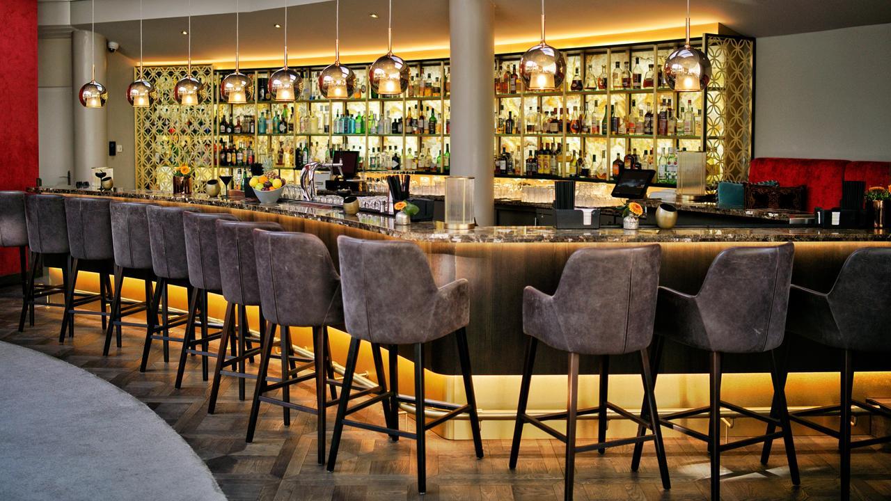 Vila Vita Rosenpark Marburg Extérieur photo The bar at the restaurant